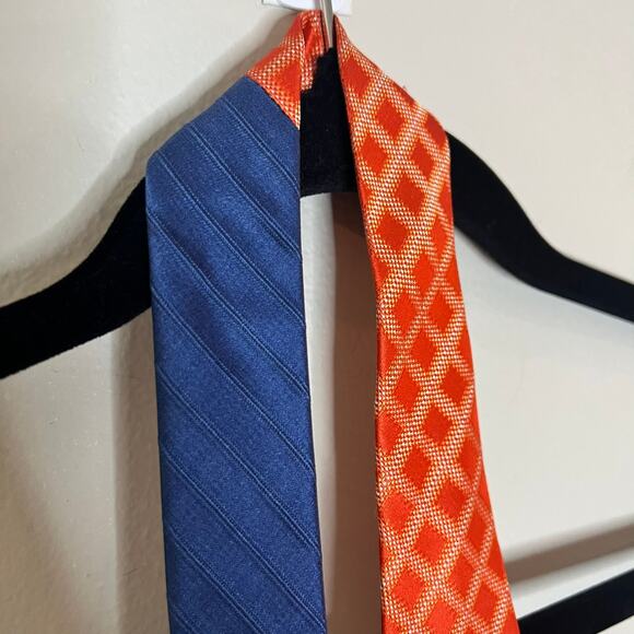 Tommy Hilfiger orange and blue diamond pattern print men's tie - Picture 2 of 5